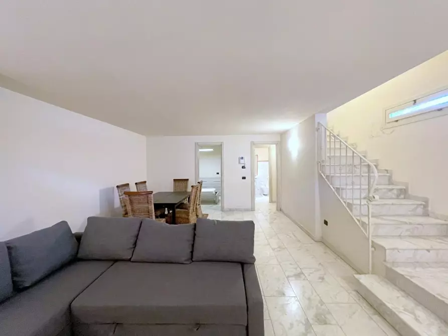 Immagine 28 di Casa bifamiliare in vendita  a Camaiore