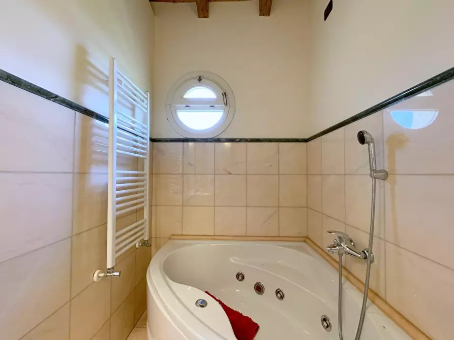 Immagine 58 di Casa bifamiliare in vendita  a Camaiore