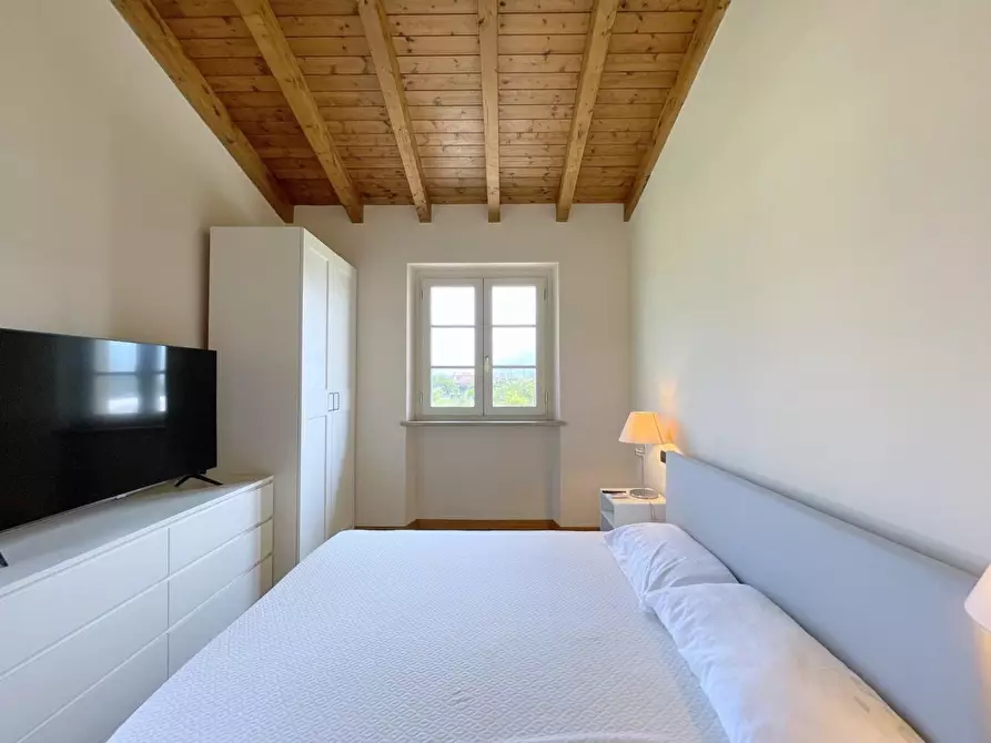 Immagine 60 di Casa bifamiliare in vendita  a Camaiore