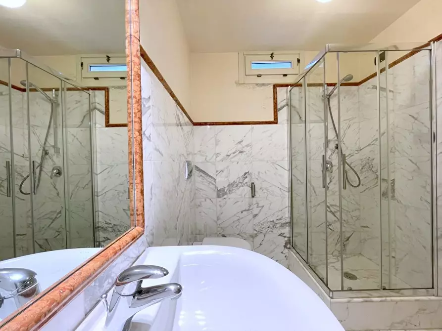 Immagine 38 di Casa bifamiliare in vendita  a Camaiore