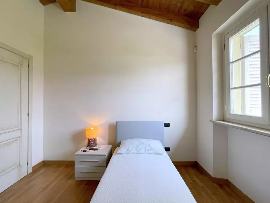 Immagine 48 di Casa bifamiliare in vendita  a Camaiore