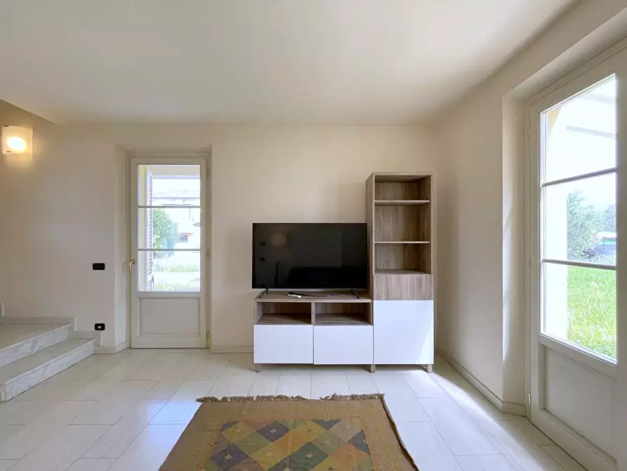 Immagine 18 di Casa bifamiliare in vendita  a Camaiore