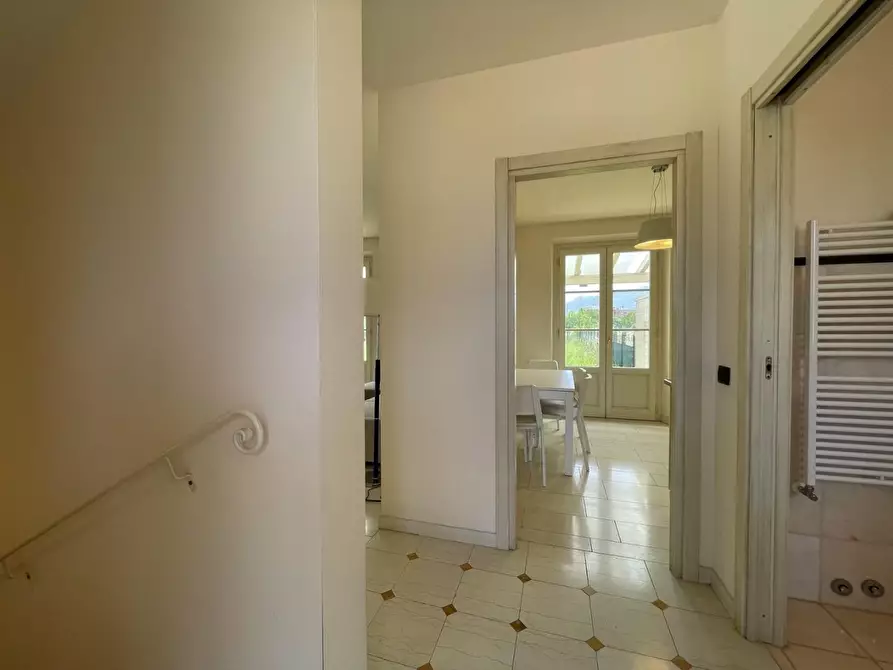 Immagine 2 di Casa bifamiliare in vendita  a Camaiore