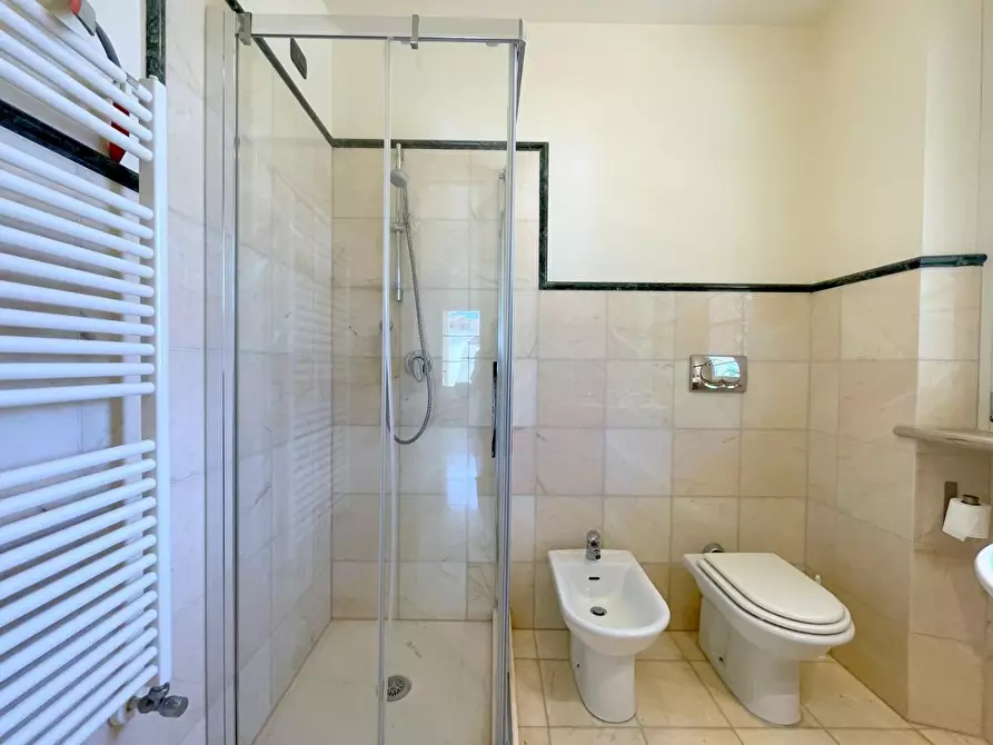 Immagine 20 di Casa bifamiliare in vendita  a Camaiore