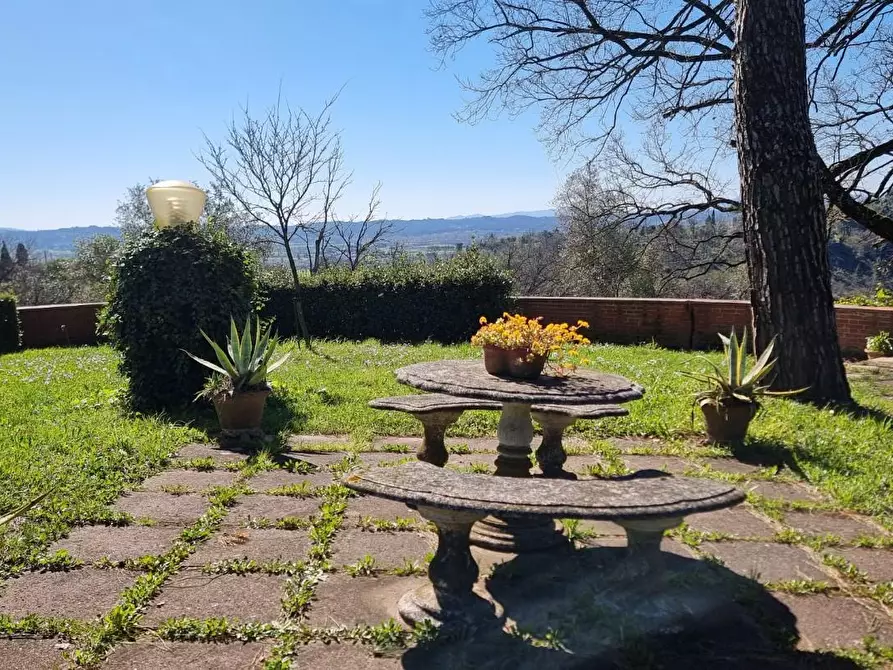 Immagine 5 di Villa in vendita  a Santa Maria A Monte