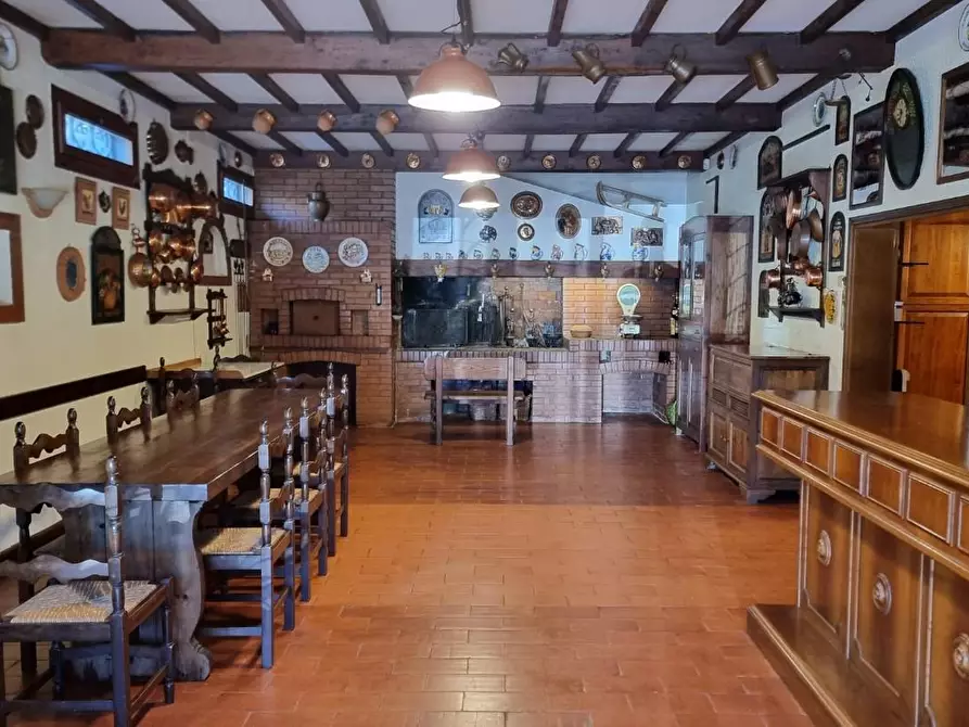 Immagine 17 di Villa in vendita  a Santa Maria A Monte