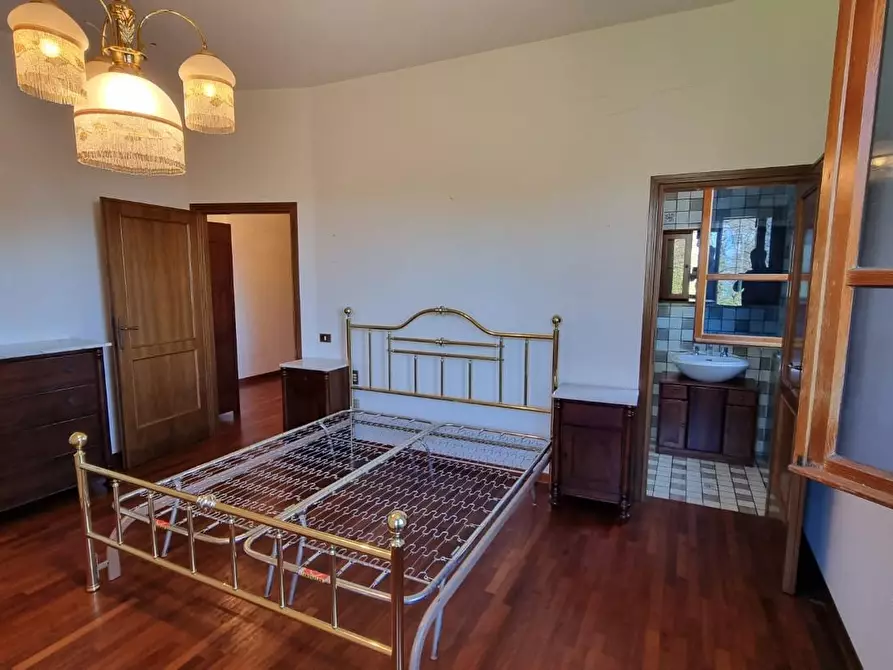 Immagine 13 di Villa in vendita  a Santa Maria A Monte