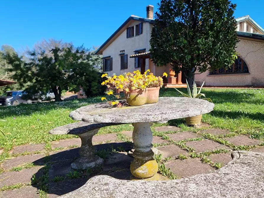 Immagine 1 di Villa in vendita  a Santa Maria A Monte