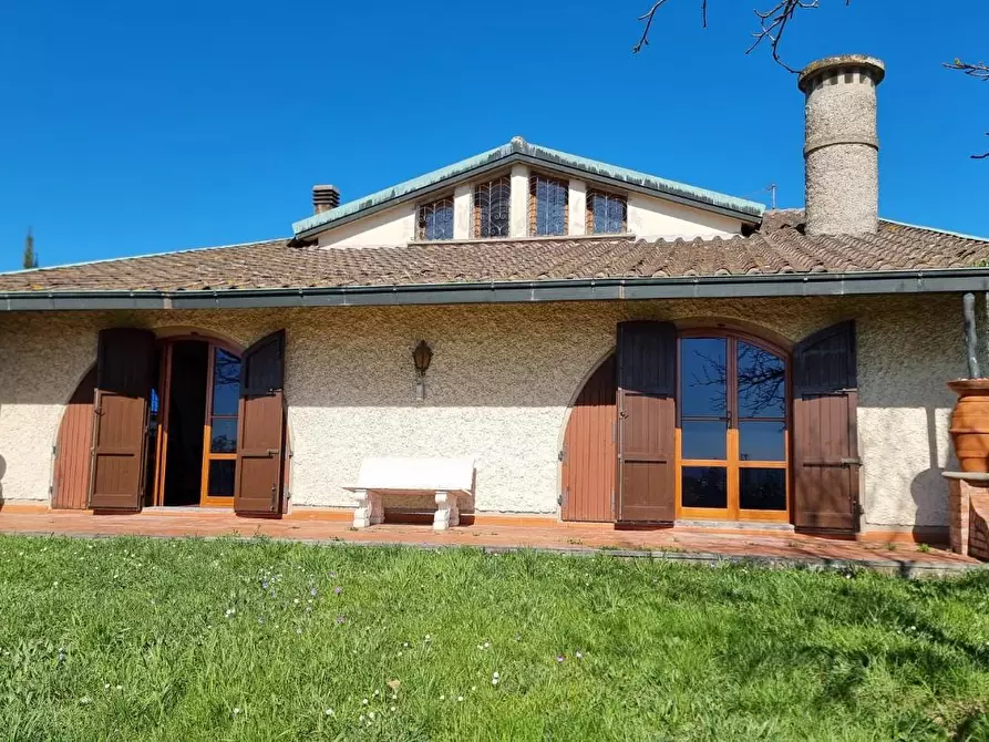 Immagine 4 di Villa in vendita  a Santa Maria A Monte