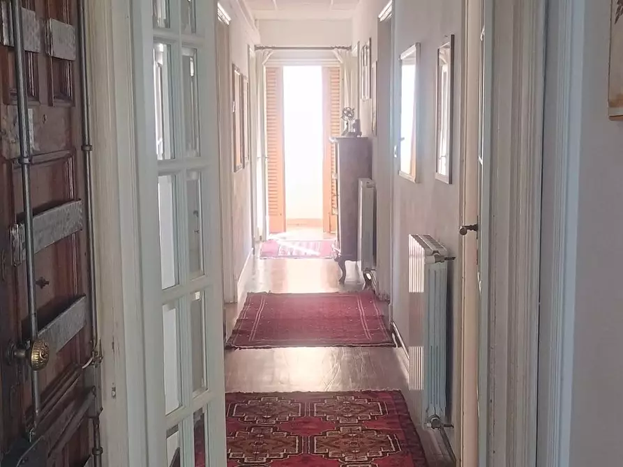 Immagine 21 di Appartamento in vendita  a Viareggio