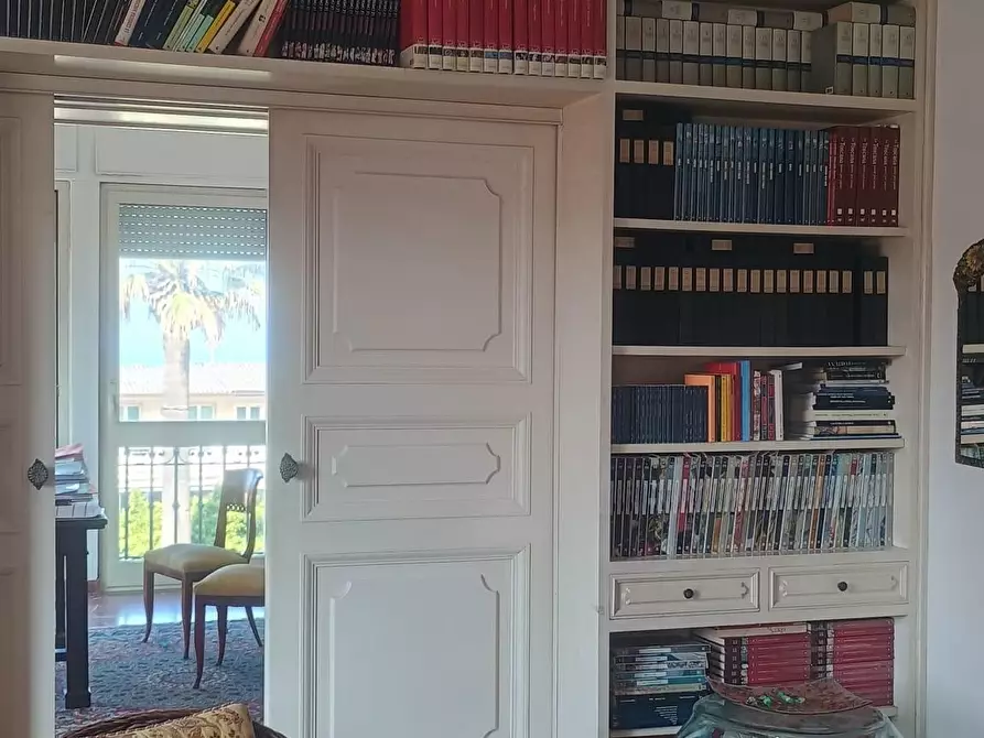 Immagine 16 di Appartamento in vendita  a Viareggio