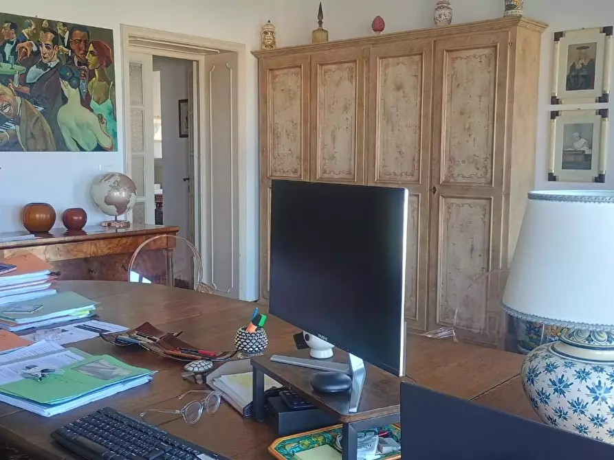 Immagine 6 di Appartamento in vendita  a Viareggio