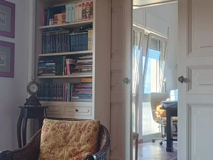 Immagine 15 di Appartamento in vendita  a Viareggio