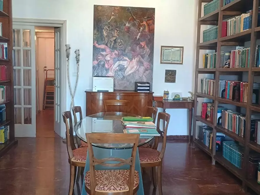 Immagine 12 di Appartamento in vendita  a Viareggio