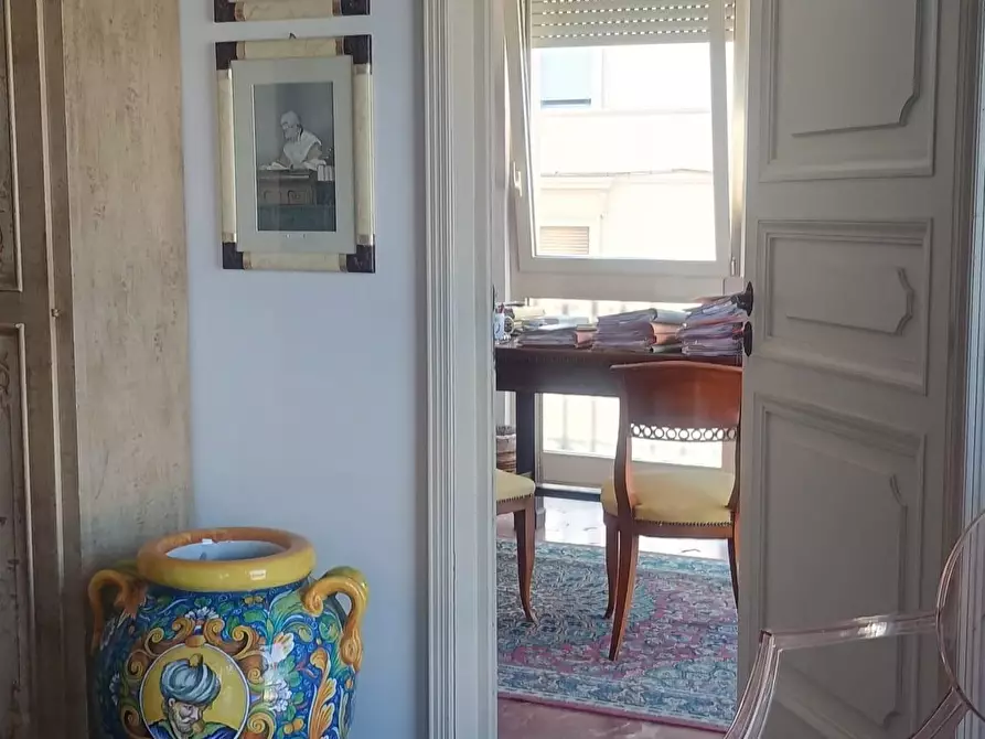 Immagine 11 di Appartamento in vendita  a Viareggio