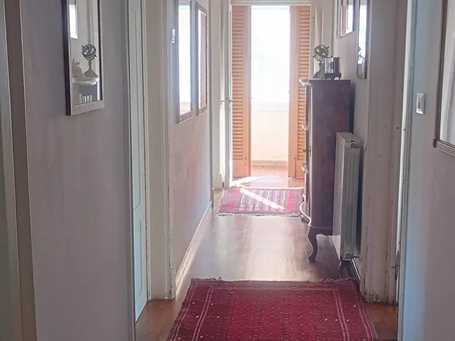 Immagine 19 di Appartamento in vendita  a Viareggio