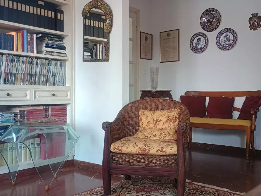 Immagine 13 di Appartamento in vendita  a Viareggio