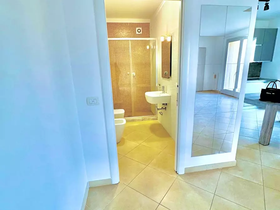 Immagine 2 di Appartamento in vendita  a Pisa