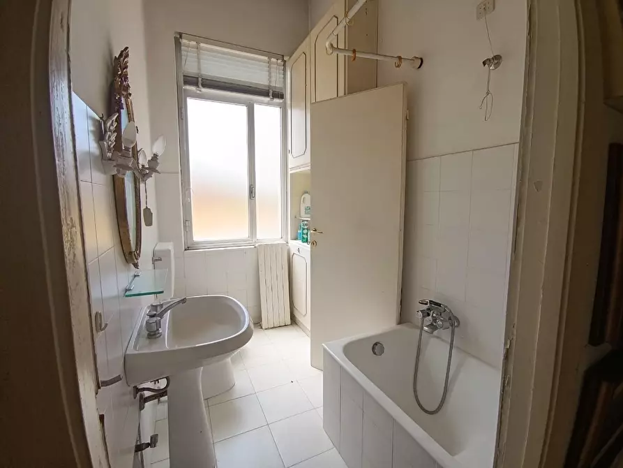 Immagine 16 di Appartamento in vendita  a Massa