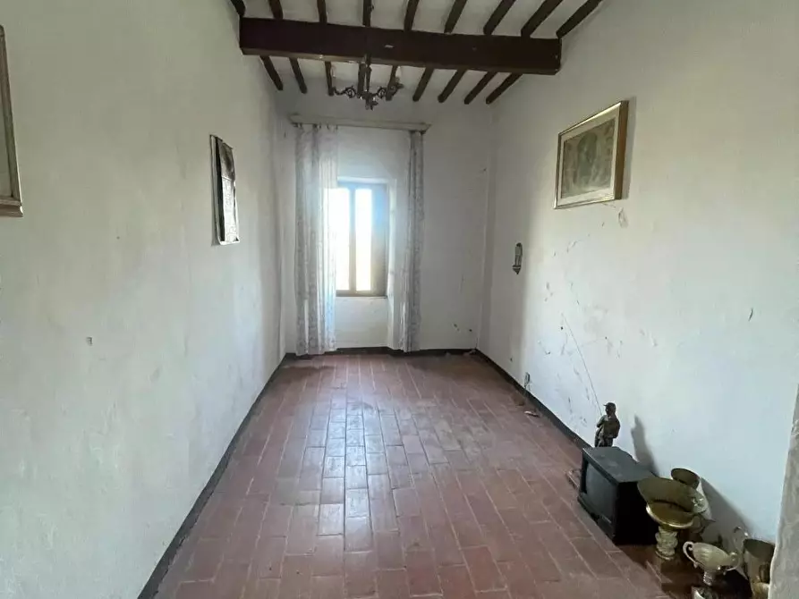 Immagine 8 di Porzione di casa in vendita  a Montalcino