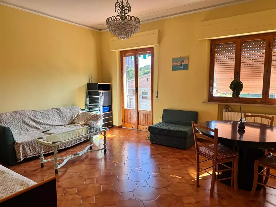 Immagine 3 di Appartamento in vendita  a Siena