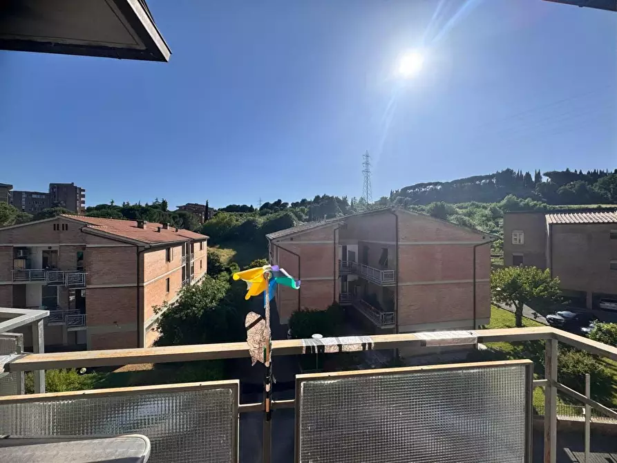 Immagine 8 di Appartamento in vendita  a Siena