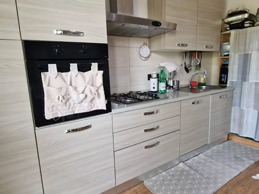 Immagine 13 di Appartamento in vendita  a Carrara