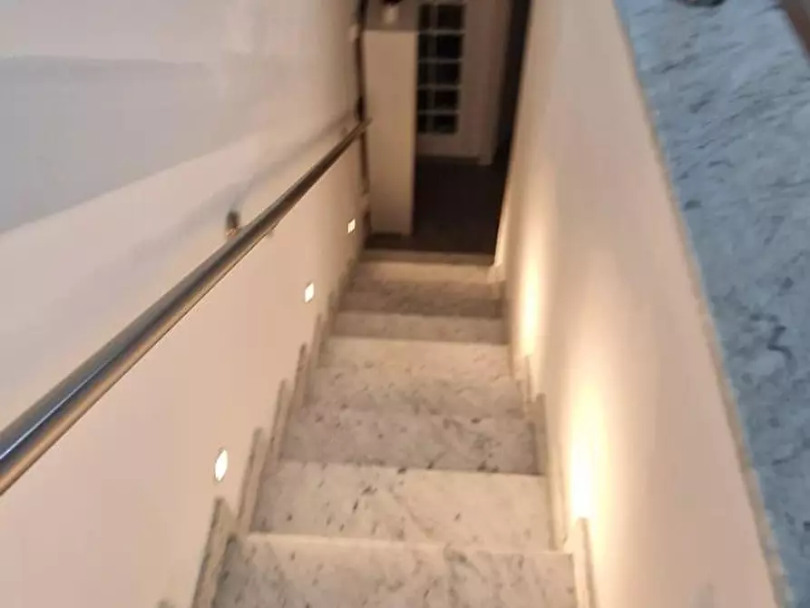 Immagine 21 di Appartamento in vendita  a Carrara