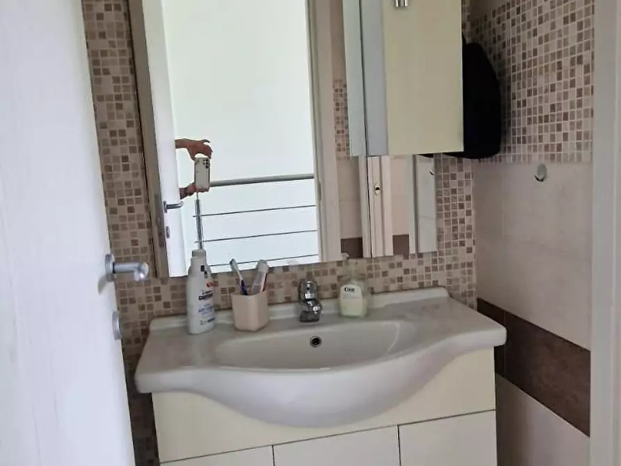 Immagine 5 di Appartamento in vendita  a Carrara