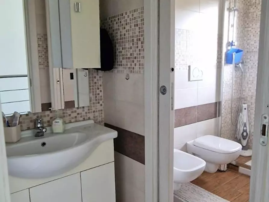 Immagine 6 di Appartamento in vendita  a Carrara