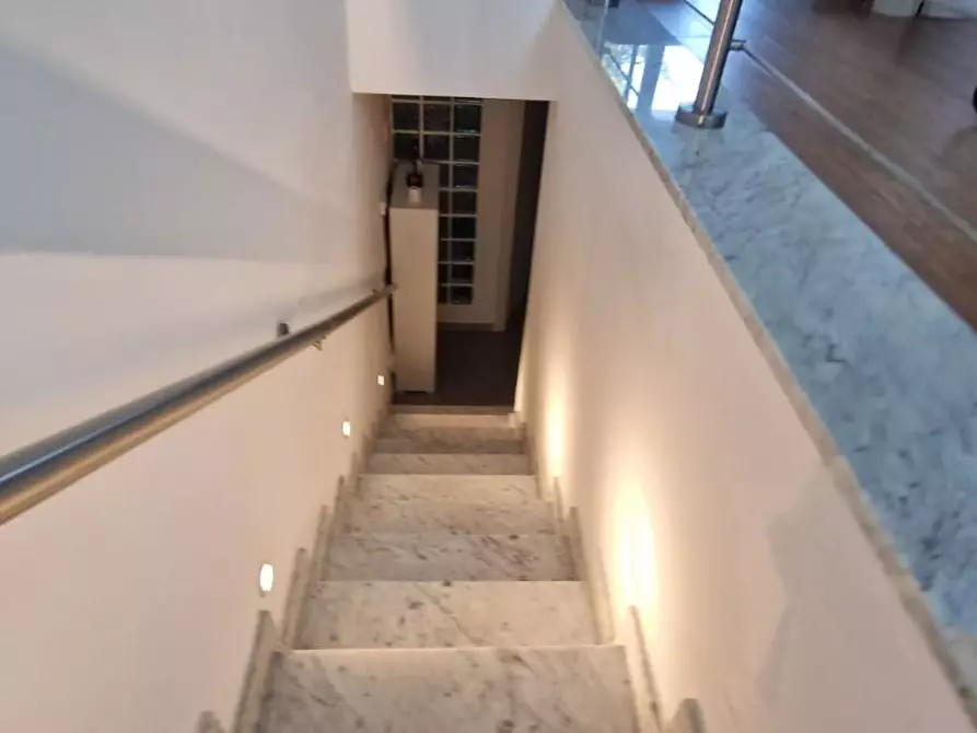 Immagine 20 di Appartamento in vendita  a Carrara