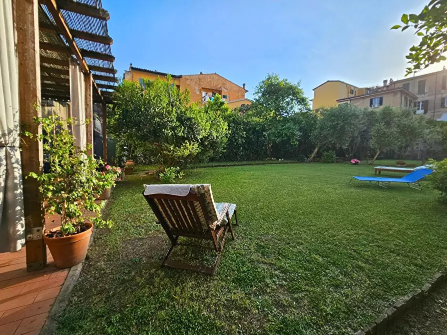 Immagine 6 di Casa indipendente in vendita  a Pisa