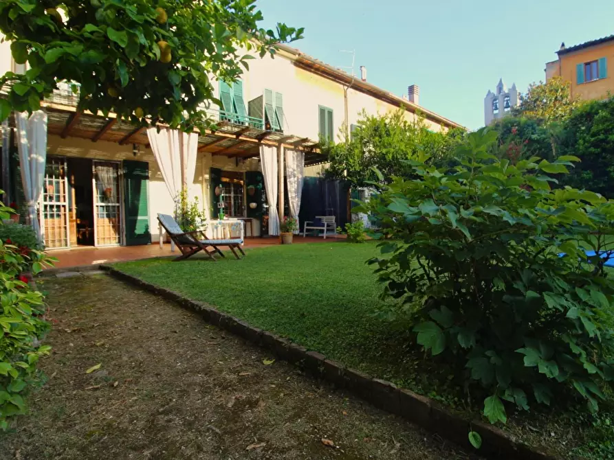 Immagine 2 di Casa indipendente in vendita  a Pisa