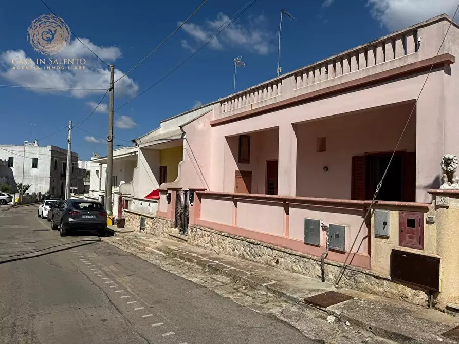 Immagine 2 di Appartamento in vendita  a Gagliano Del Capo