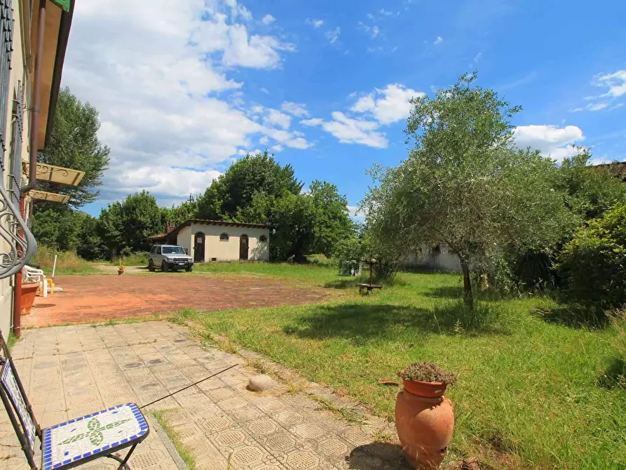Immagine 34 di Casa colonica in vendita  a Porcari