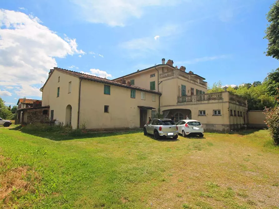 Immagine 31 di Casa colonica in vendita  a Porcari