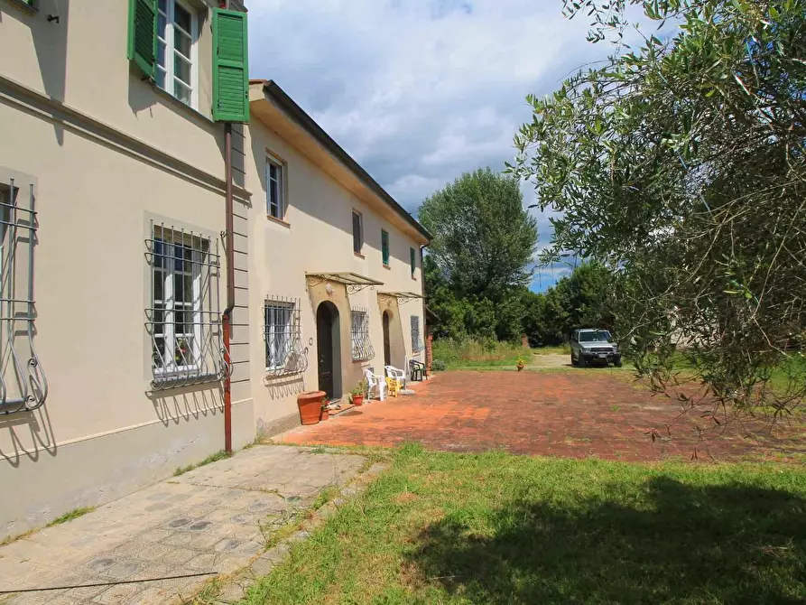 Immagine 33 di Casa colonica in vendita  a Porcari