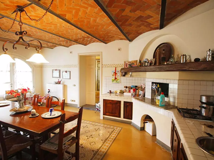 Immagine 10 di Casa colonica in vendita  a Porcari