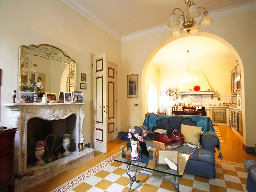 Immagine 8 di Casa colonica in vendita  a Porcari