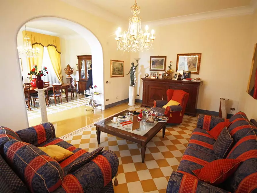 Immagine 17 di Casa colonica in vendita  a Porcari