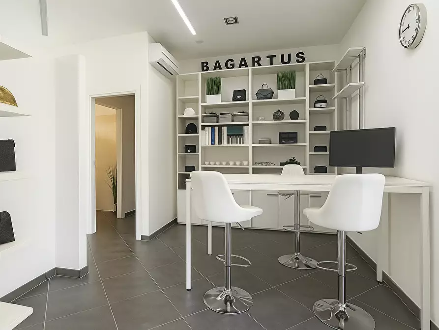 Immagine 7 di Ufficio in affitto  a Calcinaia