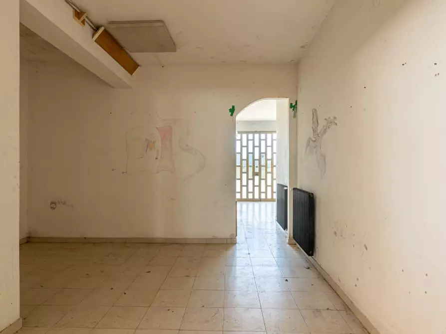 Immagine 10 di Attività artigianale in vendita  a Calcinaia