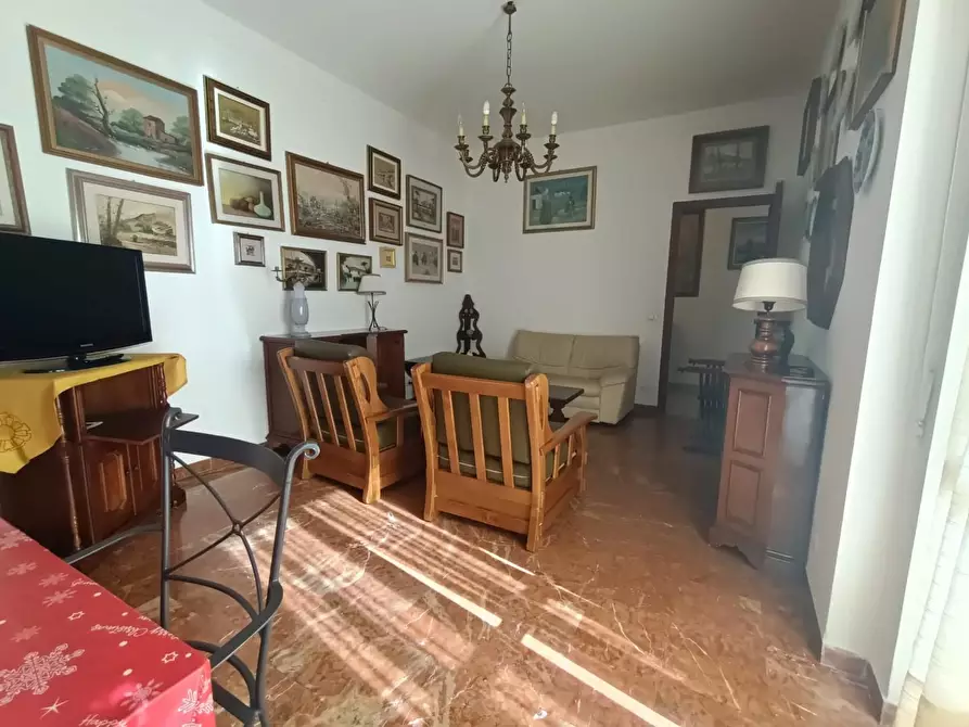 Immagine 2 di Appartamento in vendita  a Carrara