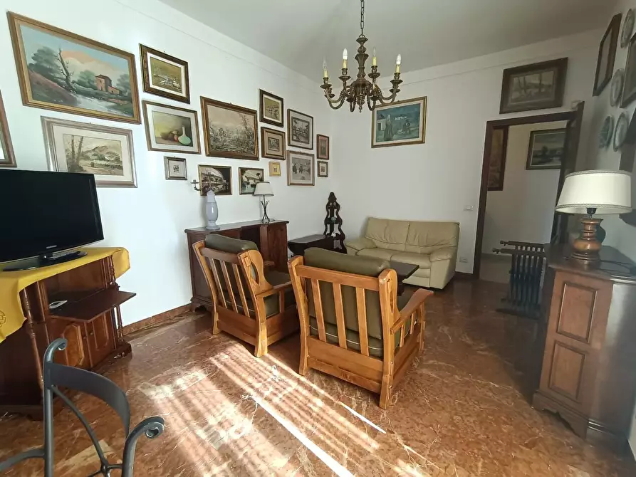 Immagine 10 di Appartamento in vendita  a Carrara