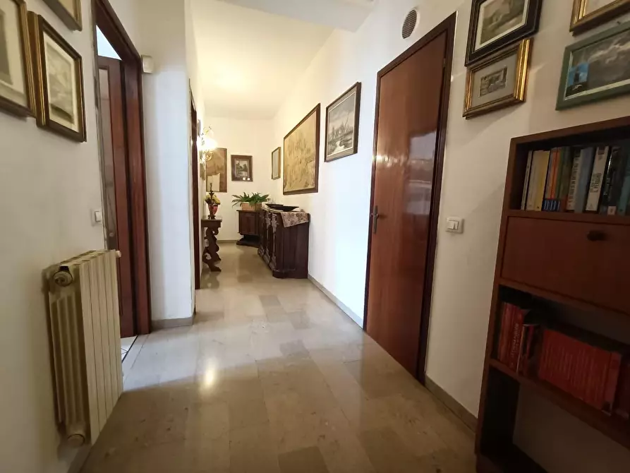 Immagine 7 di Appartamento in vendita  a Carrara