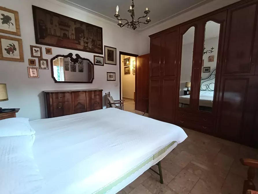 Immagine 15 di Appartamento in vendita  a Carrara