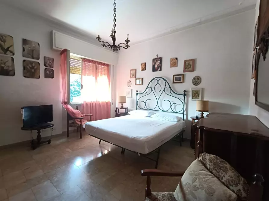 Immagine 4 di Appartamento in vendita  a Carrara