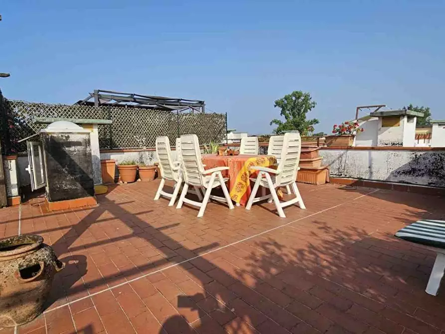 Immagine 3 di Appartamento in vendita  a Massa