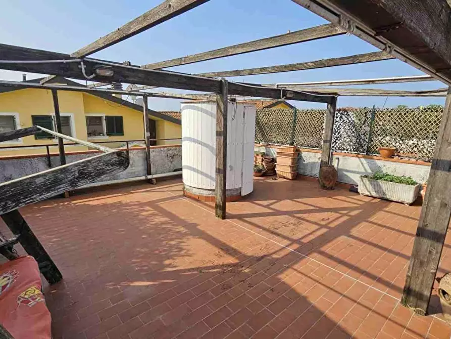 Immagine 16 di Appartamento in vendita  a Massa