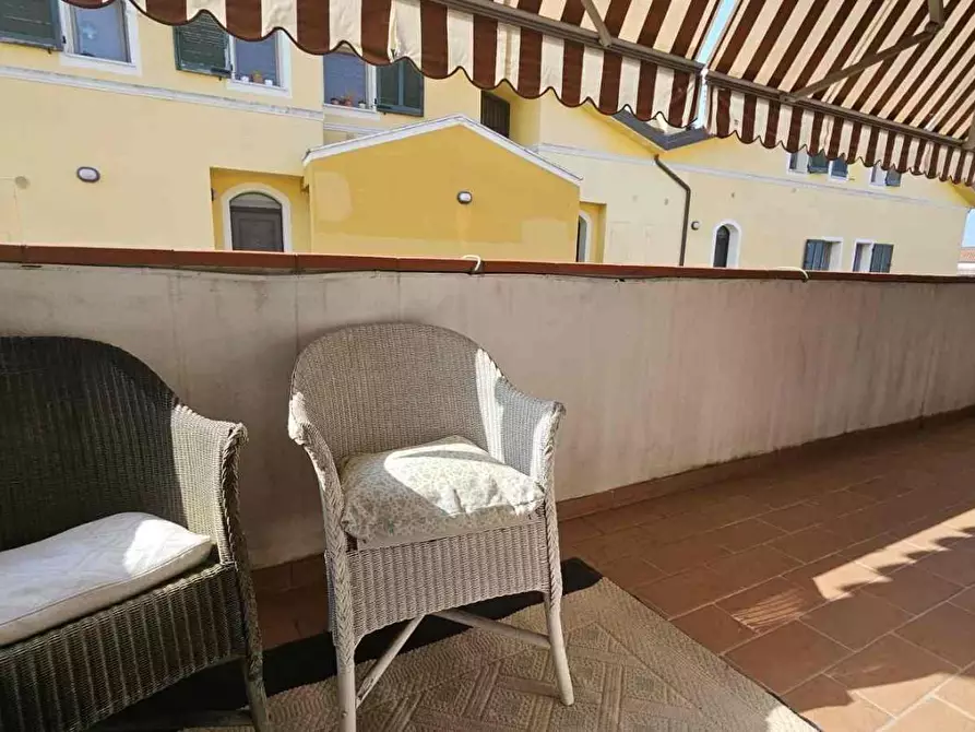 Immagine 13 di Appartamento in vendita  a Massa